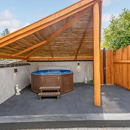 Four-bedroom In Vaggerlose Semesterbostad Bøtø By